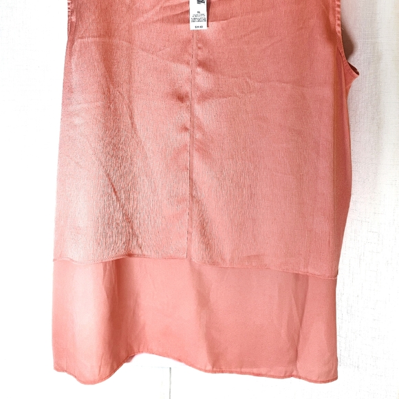 3/$20 Metaphor XL Double Layer Top - Picture 9 of 9